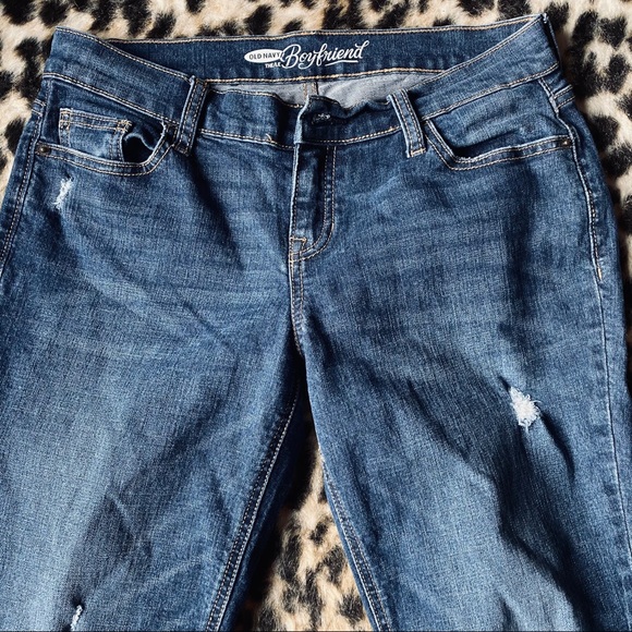 Old Navy Boyfriend distressed skinny jeans - Picture 3 of 10